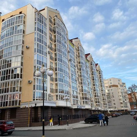 Світлі Апартаменти В Самому Центрі Біля Корпусного Парку - Мережа Helen Πολτάβα Εξωτερικό φωτογραφία